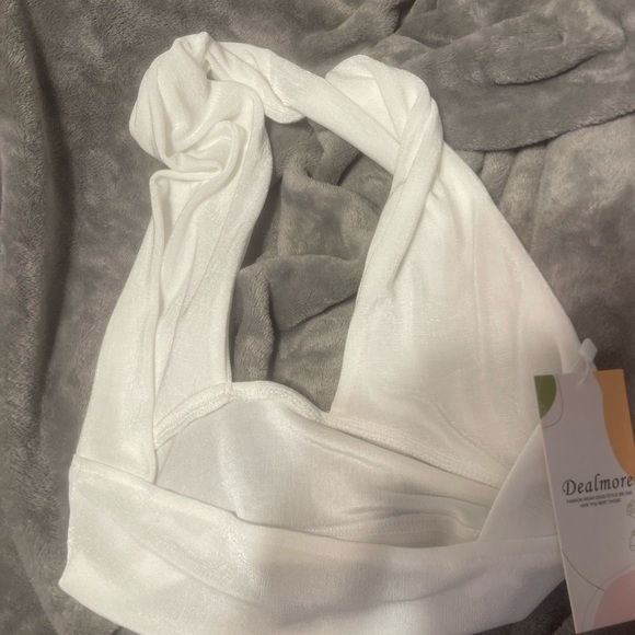 New with tags deal more going out top - Picture 3 of 6